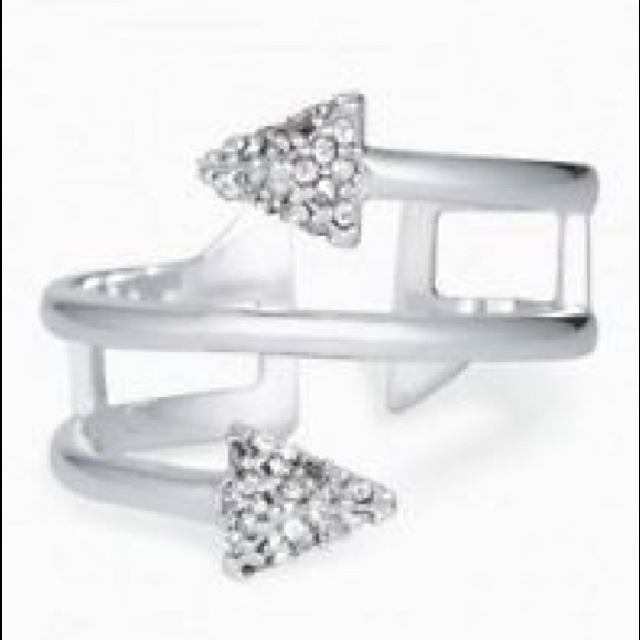 Stella & Dot Winding Arrow Ring. - Picture 3 of 3